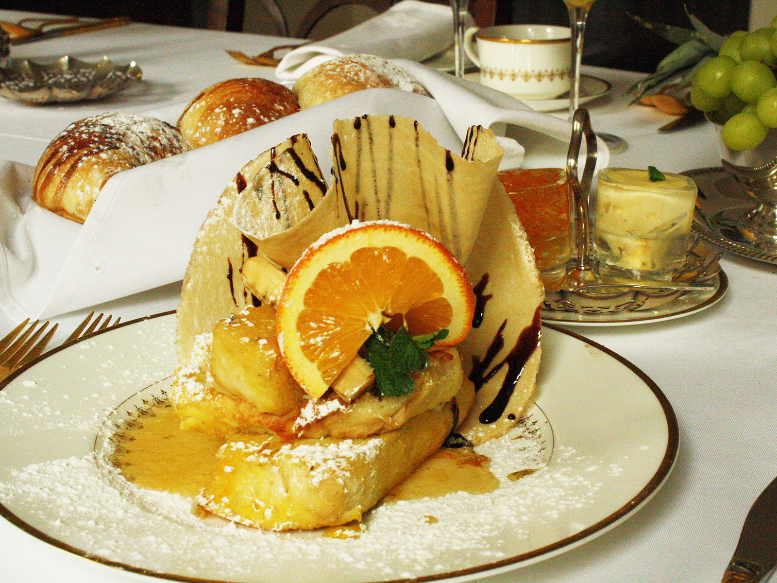 regent-garden-mews-breakfast-3Nw-2 Regent Garden Mews bedroom dresser